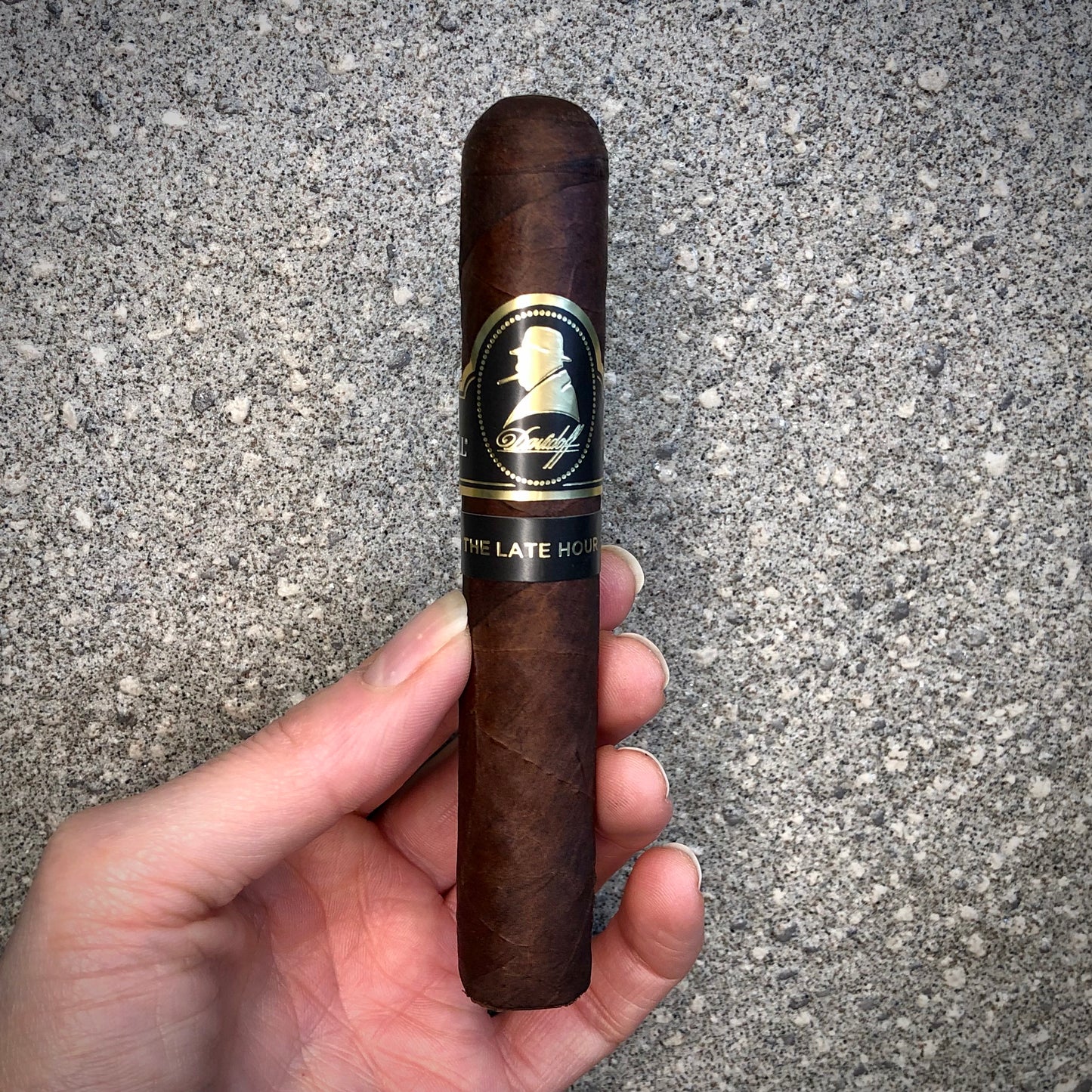 Davidoff_Winston-Churchill-Late-Hour-Robusto-Cigar-1