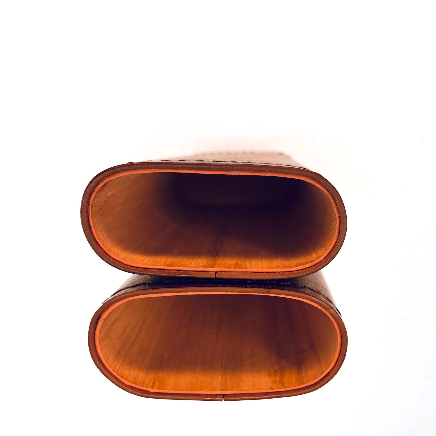 Artamis-Antique-Leather-Cigar-Case-CAS65-open-end-1