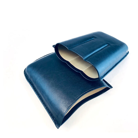 Load image into Gallery viewer, Artamis-Navy-Leather-Cigar-Case-CAS57-open-2
