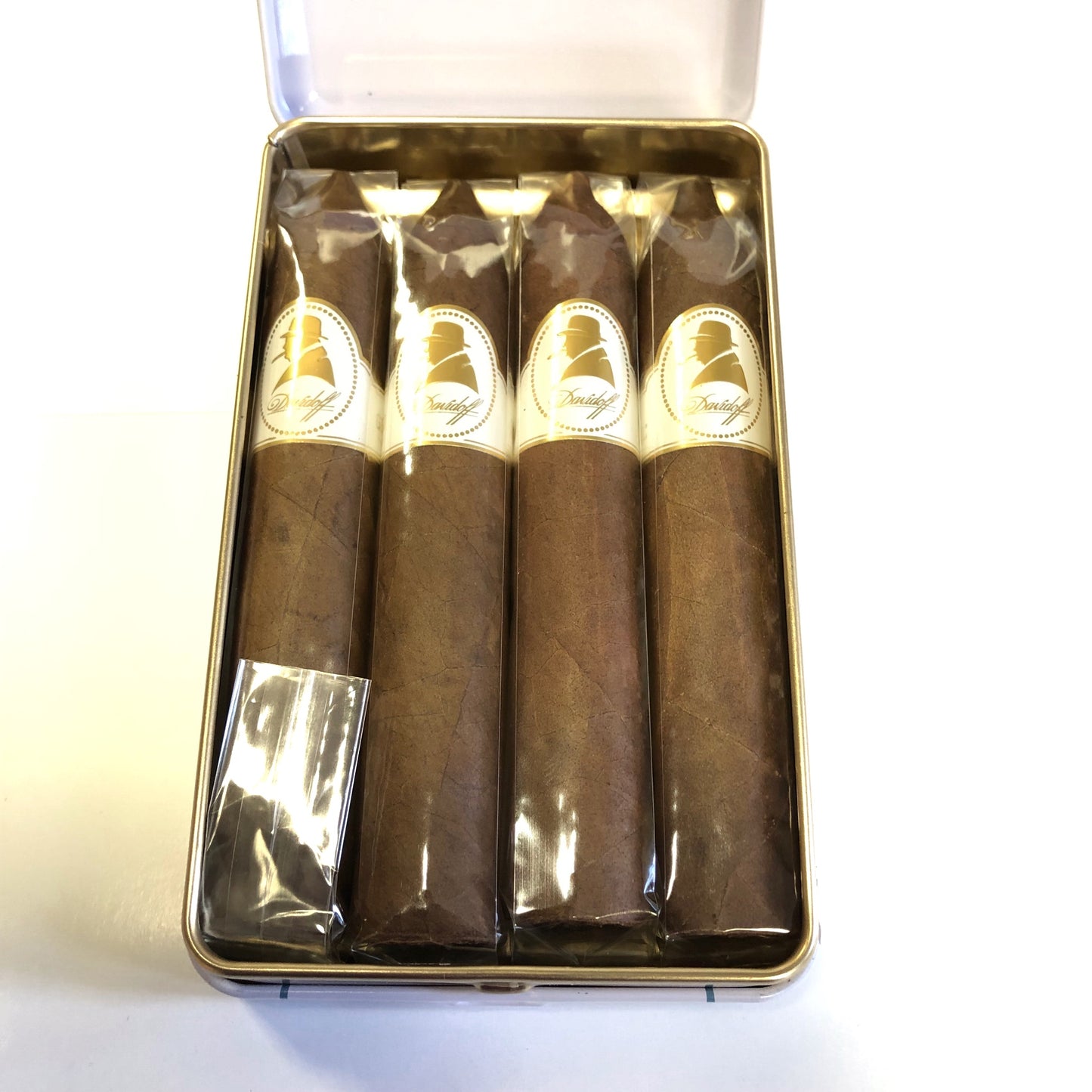 Davidoff Winston Churchill Belicoso 4 cigars