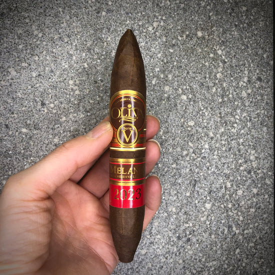 Oliva Serie V Melanio Edición Año 2023 Figuriño Cigar