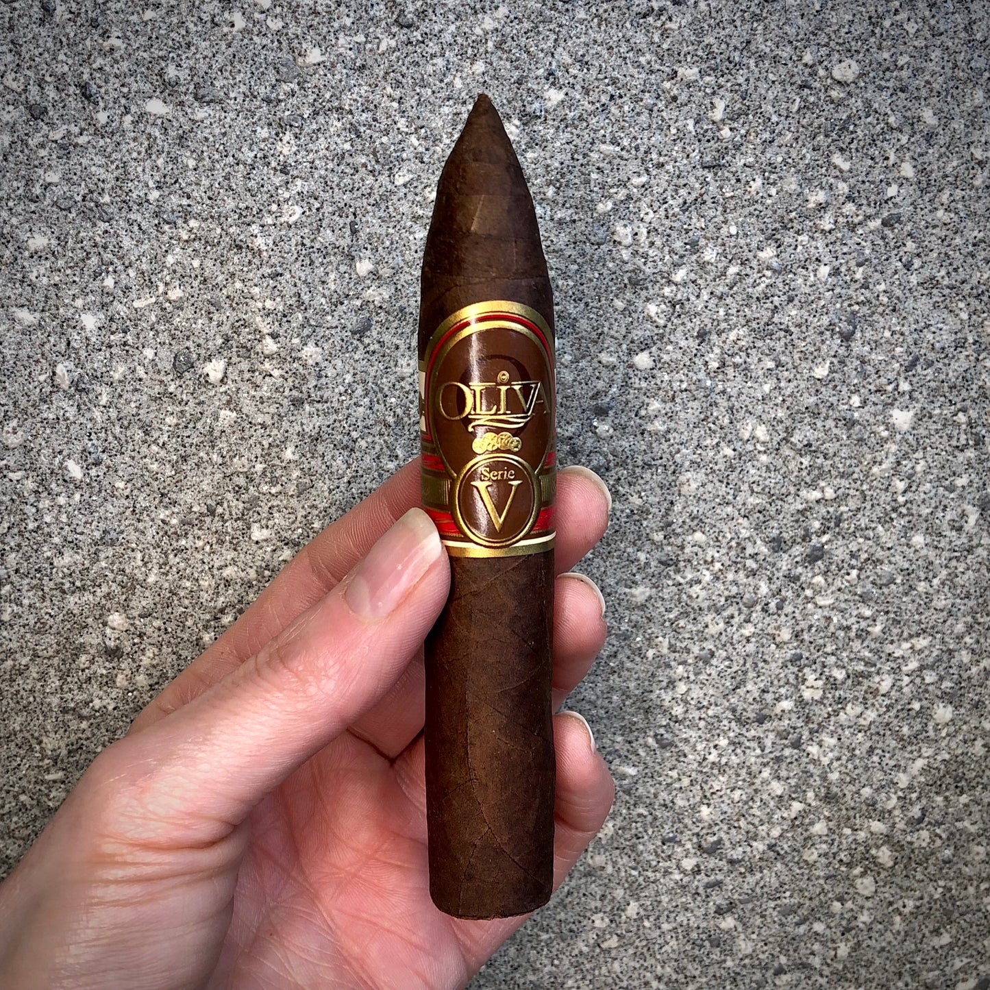 Oliva_Serie-V-Belicoso-cigar-2